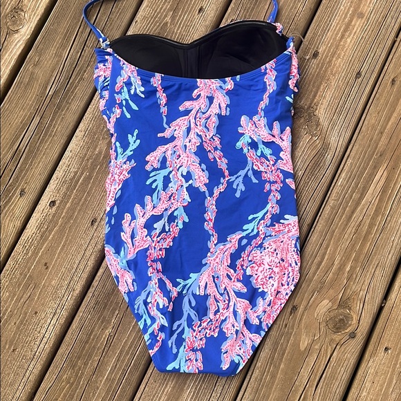 Lilly Pulitzer Flamenco swimsuit - Picture 3 of 11